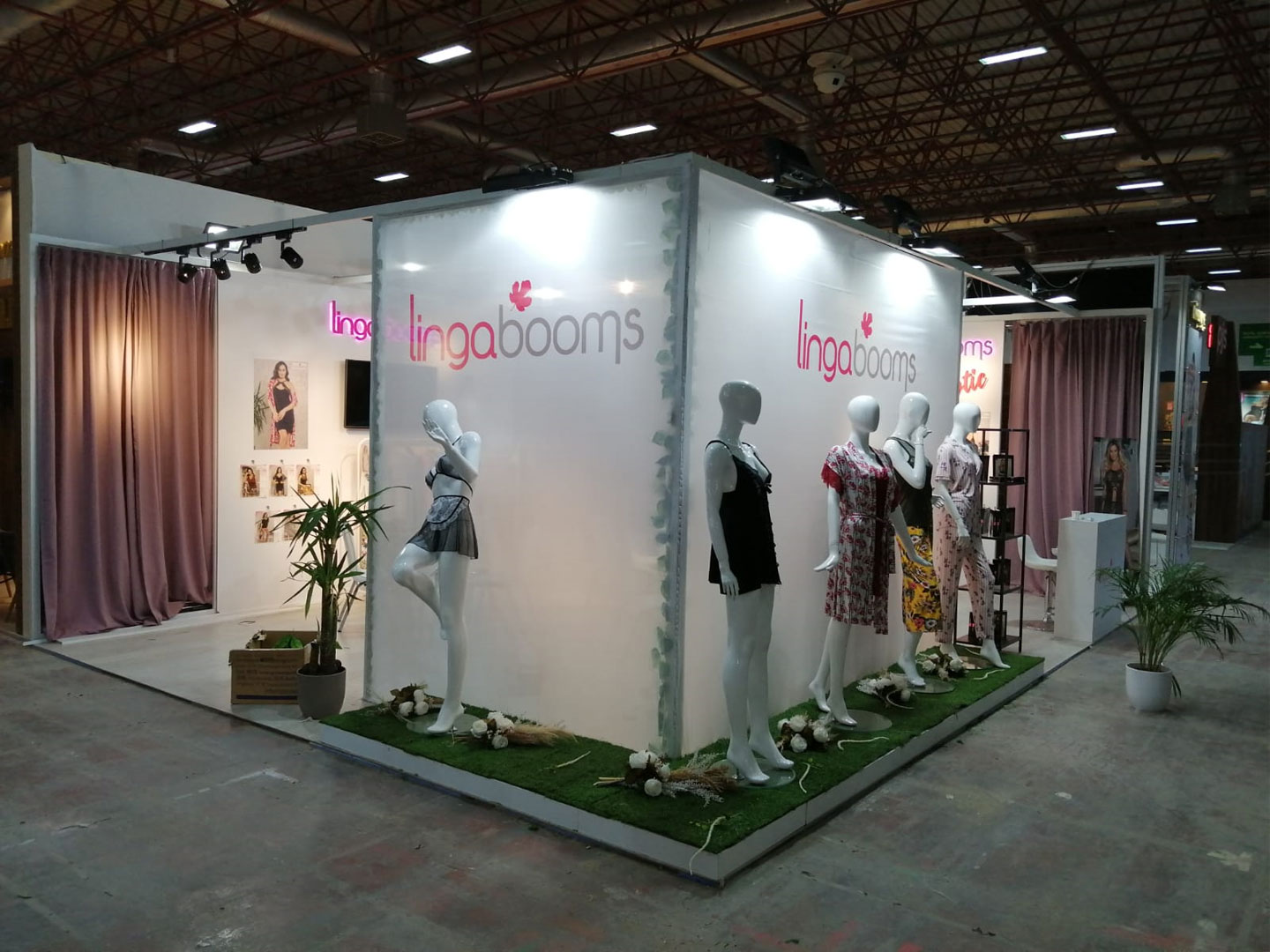 Ahşap Modüler Stand..............